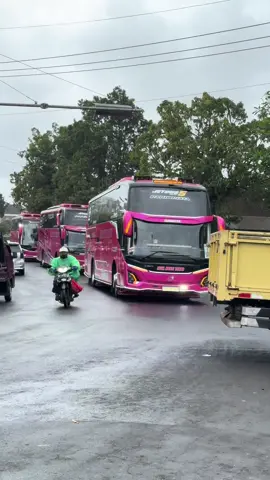LAGI REKAM BIS MALAH DITUTUPIN TRUK😭😤 maaf yang rekam emosi dikit 🤏🏻  #fyp #gianyar 