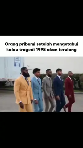 takut jadi sasaran wok 🥀🥀 kali ini cuma berharap gak kejadian. aamiin 🤲🏻 #shitpost #meme #demo28agustus2025 #demodpr2025 #jomok 