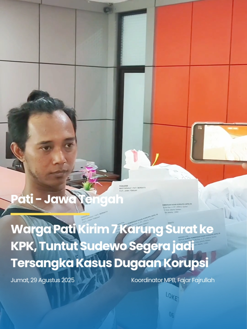 Warga Pati kembali kirim surat ke Kantor KPK di Kantor Pos Pati Kota. Tak tanggung-tanggung, surat yang dikirim ada 7 karung atau seribu surat lebih.  #bupatipati #sudewo #kpk #masyarakatpatibersatu 