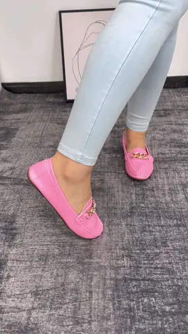 Super cute & chic pink chain decor slipon loafer flat shoe#viralshoes #trendyshoes #womenshoes #loafershoes #sliponshoes #flatshoes #flats #fallshoes #fallfashiontrends #tiktokmademebuyit #spotlightfinds #labordaysale 
