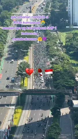 surga tempatmu Arfan kurniawan 💜 ga tega bngt liat videonya ya Allah 😭#arfankurniawan #ojol #gojek #fyppppppppppppppppppppppp #demo 