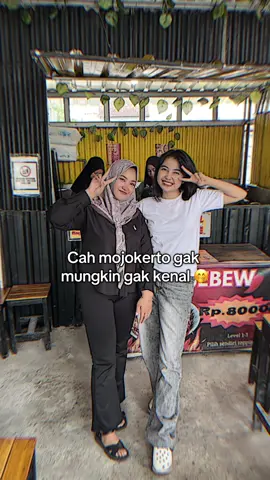 Nona siapakah ini? Izin up ya kak🥹 #mojokertojalanjalan #kotamojokerto #miejebewviral #kulinermojokerto #updatemojokerto 