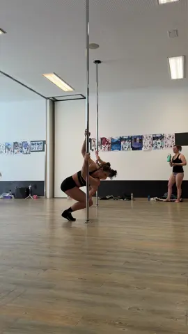 Throwing it back to @greshilovevgeny workshops at @mountain_pole_camp earlier this year 🩵 Catch me in paradise again for Camp Dan, I can’t wait to meet the @thepoledestroyers students in real life in April! It’s going to be epic! I think I finally posted all of the videos that have been living on my phone from my last adventure, time to start getting ready for 2026 adventures🩵 #pdstaticcombo #poledance #poledancer #pdfluidity #fypシ゚viral     