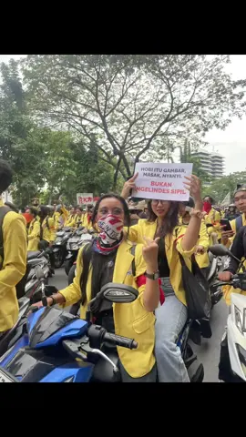 15:40 rombongan unnes tiba di polda jawa tengah #unnes #mahasiswa #demo #ojol 