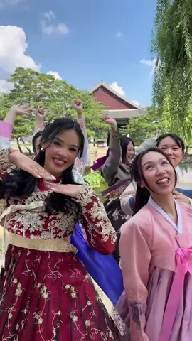 The girls made it to Korea hehehe #fyp #korea 