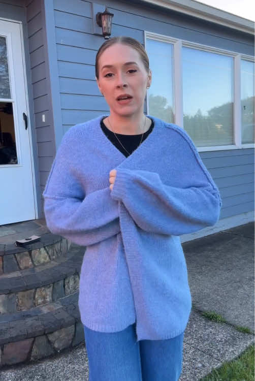 Featuring an oversized and stylish design, this cardigan is suitable for all body shapes people💙💙 #FallFreshness #fallcardigan #openfront #oversized #knitcardigan       