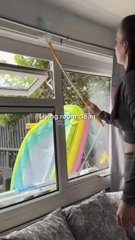 Living room cleaning routine🫧✨ #CleanTok #cleaningmotivation #cleanwithme #cleaninghacks #satisfyingcleaning 