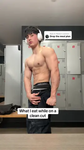 Replying to @Tiktoker #cleaneating #mealplanning#gym #whatieatinaday #caloriedeficit sponsored by @Leo Johnson 