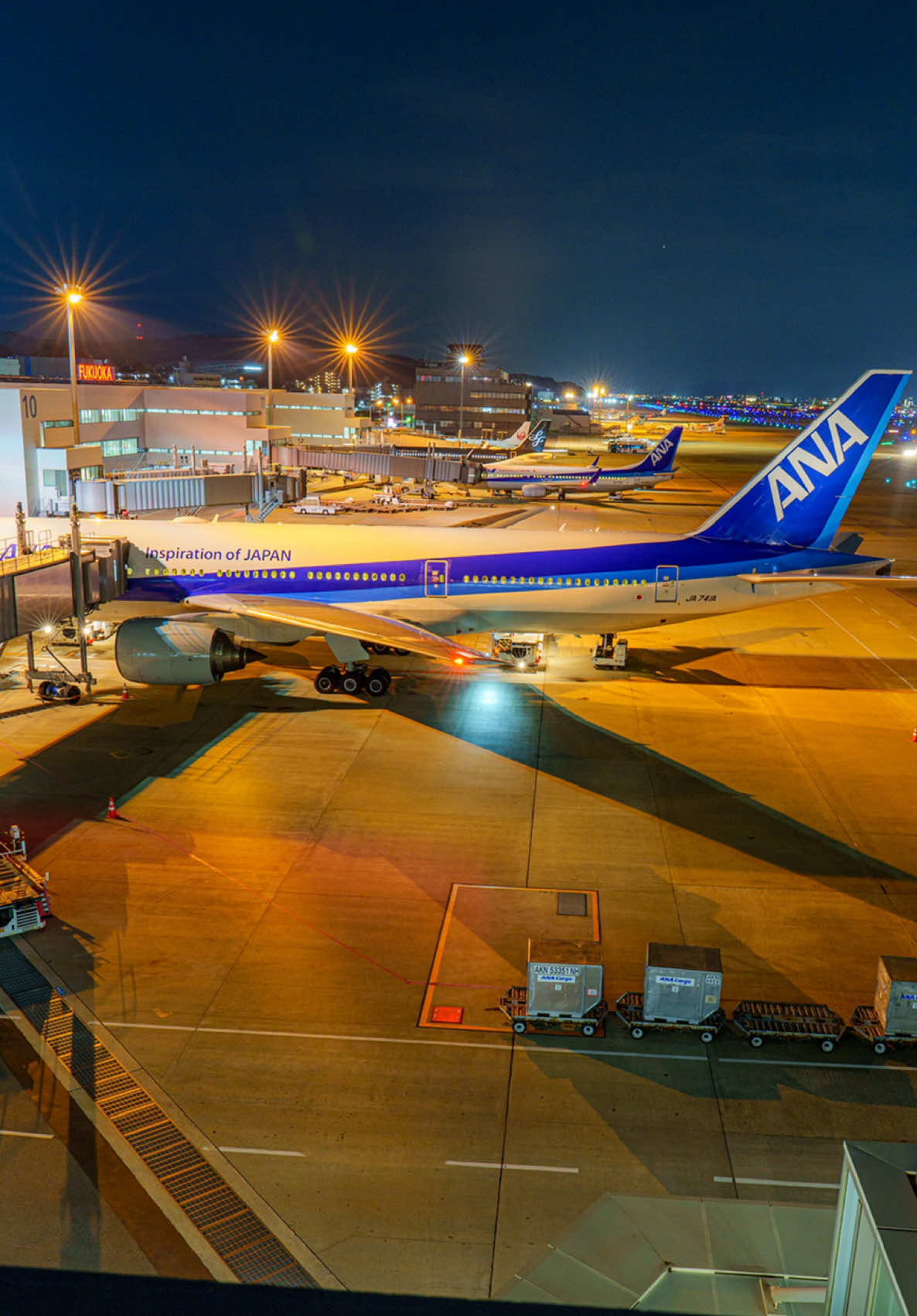Fukuoka Airport is the most convenient airport in Japan. 📍Fukuoka Airport 🗓️2025/08/28 📱iPhone15ProMax 📸SONYα7CII, FE 70-200mm F2.8 GM OSS II #福岡空港 #福岡 #fukuokaairport #fukuoka #japan 
