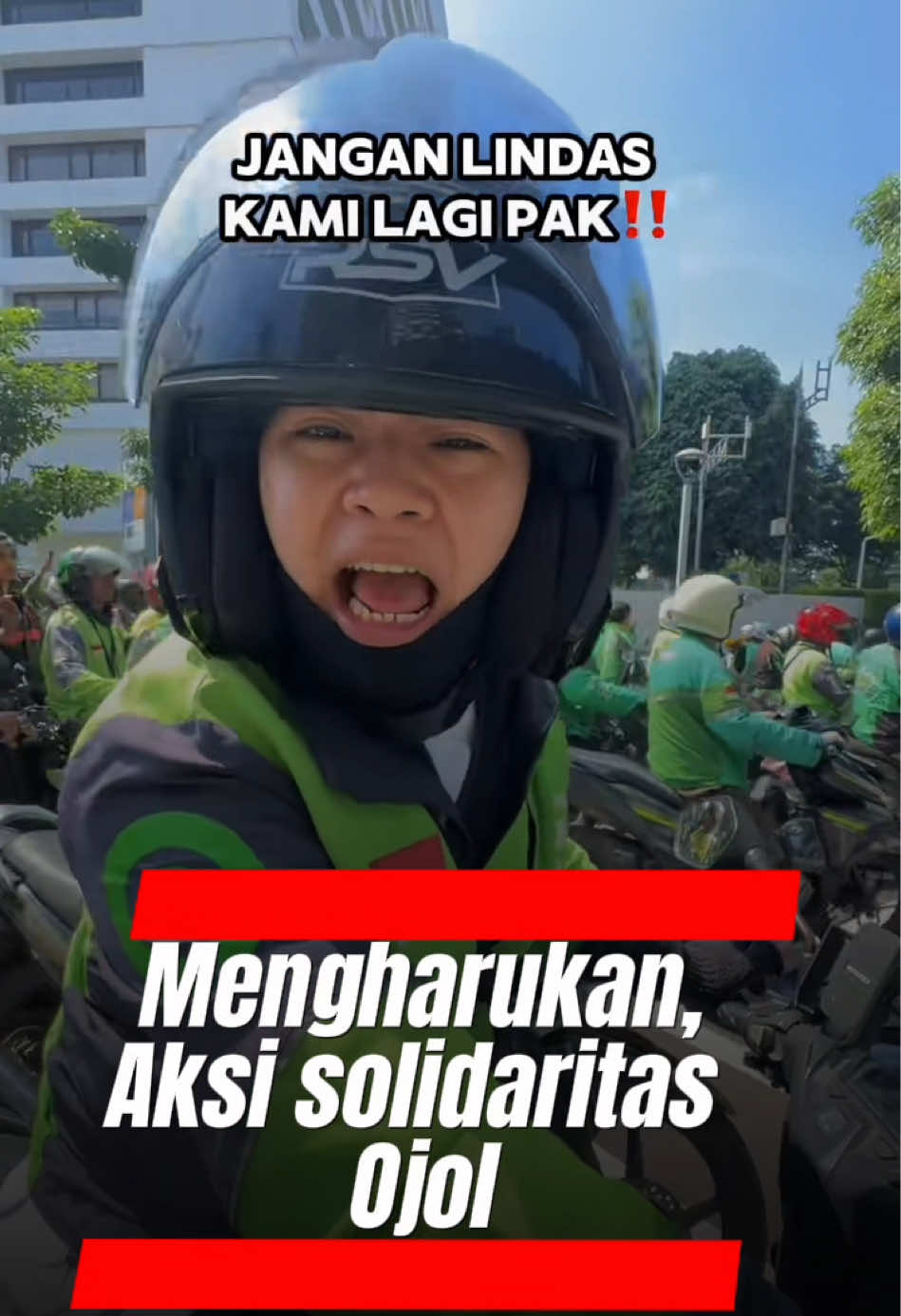 Jangan lindas kami lagi pak. Teriak para ojol dalam solidaritas mengantarkan almarhum Affan korban tewas yang terlindas mobil tatis brimob 