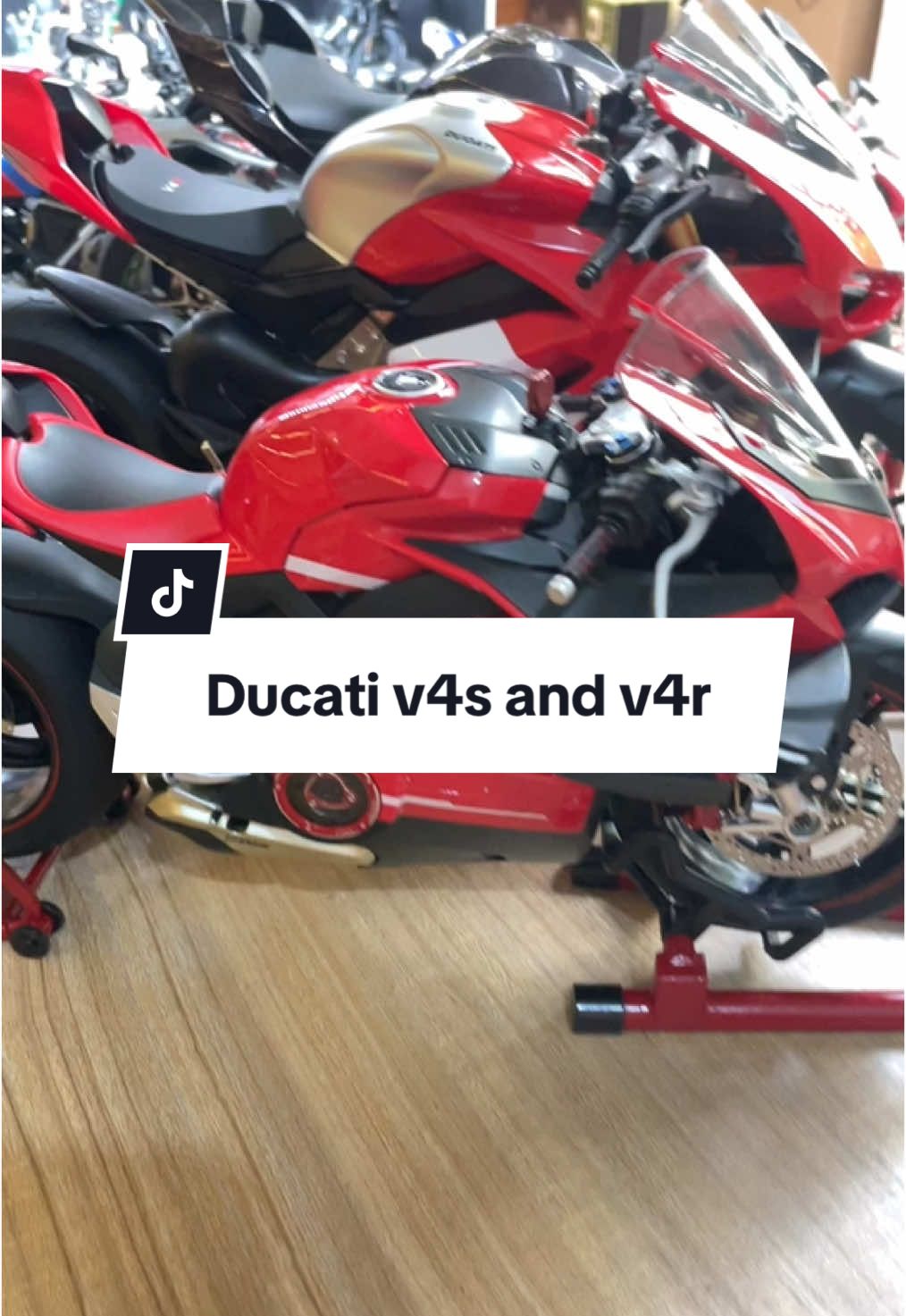 Nanti mlm kita masukin keranjang ya ges. Ditggu aja harga nya thx u #promomakangajian #kokodiecastayyastoys #customebike #tiktokshopindonesia #diecastindonesiamagz #fyp #trending #mainan #ducati #ducativ4 