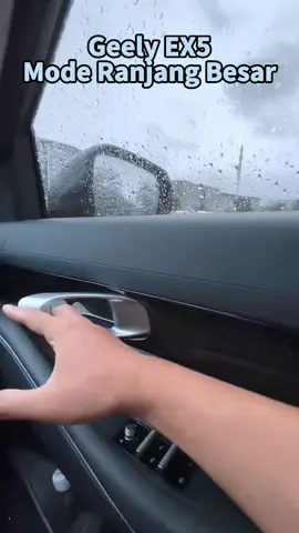 Kursi belakang Geely EX5 dapat dilipat rata dengan bagasi, membentuk ruang datar sempurna. Cukup tambahkan kasur tipis, dan Anda punya tempat tidur besar - bahkan di hari hujan, tetap bisa merasakan kenyamanan maksimal.#SUV #fyp #geelyex5 