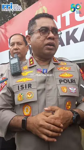 Sobat RRI.... Kapolda Papua Barat, Irjen Pol. Johnny Eddizon Isir, mengimbau masyarakat untuk tidak melakukan aksi yang berpotensi mengganggu ketertiban umum. Ia menegaskan bahwa setiap aksi yang melanggar hukum akan ditindak tegas sesuai ketentuan yang berlaku. #rrimanowkari #rrinews #rridigital #rricoid #rri 