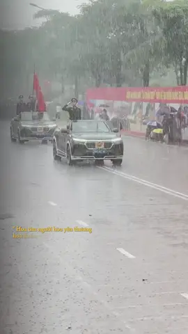 Cơn mưa không làm nhòe đi khí thế, mà chỉ làm sáng thêm tinh thần thép của A80. #a80 #dieubinh #dieuhanh #quockhanhvietnam #29 
