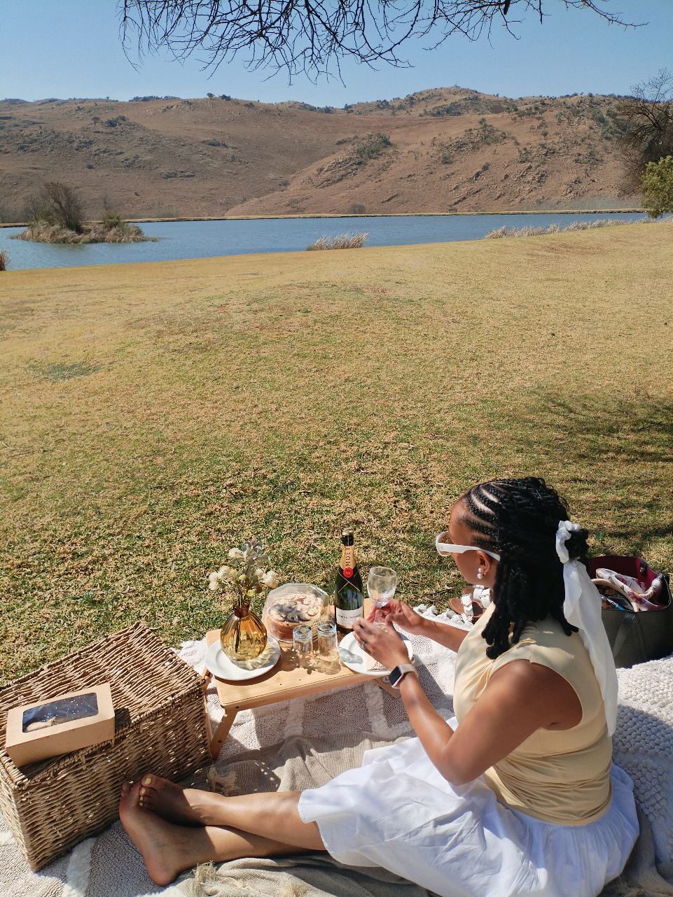 Enjoyed a beautiful scene with a perfect picnic setup! 🧺🌳   .  .  .  . #birthdaypicnic #tabithatladim #outdooradventures #familytime #picnicaesthetic 
