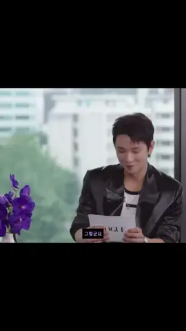 joshua asking emma which kpop group she usually listens to 😭😭😭#joshua #seventeen 