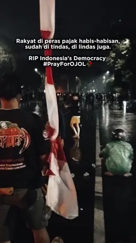 senajan musok ku aparat.. ora mundur blassss... #mencarikeadilan #ojol #tangerang #pasarsenen #demoodol 