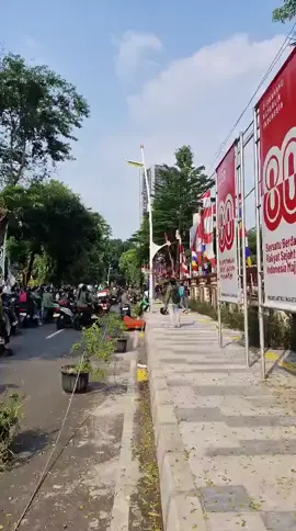 sore ini gaes udah masukin area polres Jakarta Selatan jangan sampai kendor semangat  #viral #fyp#demokrasiindonesia 