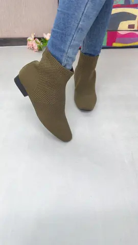 Knitted ankle boots,so comfy!!🥰💗🤩#womenshoes #tiktokmademebuyit #trendyshoes #spotlightfinds #tiktokshopcreatorpicks #comfyshoes #lightweight #casualshoes #labordaysale #fallfashion #fallshoes #boots #fallboots #fashionboots #womenboots #casualstyle 