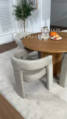Kids friendly barrel dining chair🙌🏻👀#chairus #kidsfriendly #puleather #diningchair #dininghall 