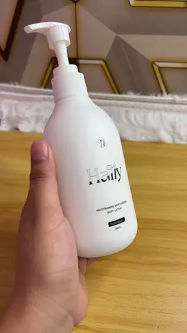 Hally Nicotinamide Moisturing Lition , Instant puti ba gusto mo ??? Grab this #hally #hallybodylotion #bodylotion #hallymoisturizerbodylotion 