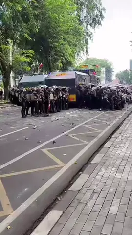 Anak stm suasana dini hari di kota medan , anak stm sudah turun di jalan #anakstm #anakstmbersatu #medandemo #demo #medan #dprri #dpr #demodpr 