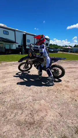 . . . . . . #🎧 #foryoupage❤️❤️ #cinta #motocross #women 