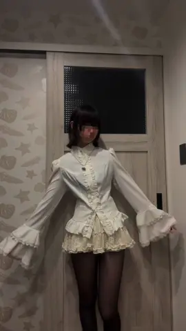 姫袖ブラウスとミニスカの相性最悪やなー😱😱💀😭 ロングスカートはきます✋🏻✋🏻 #fyp #OOTD #服好きな人と繋がりたい 