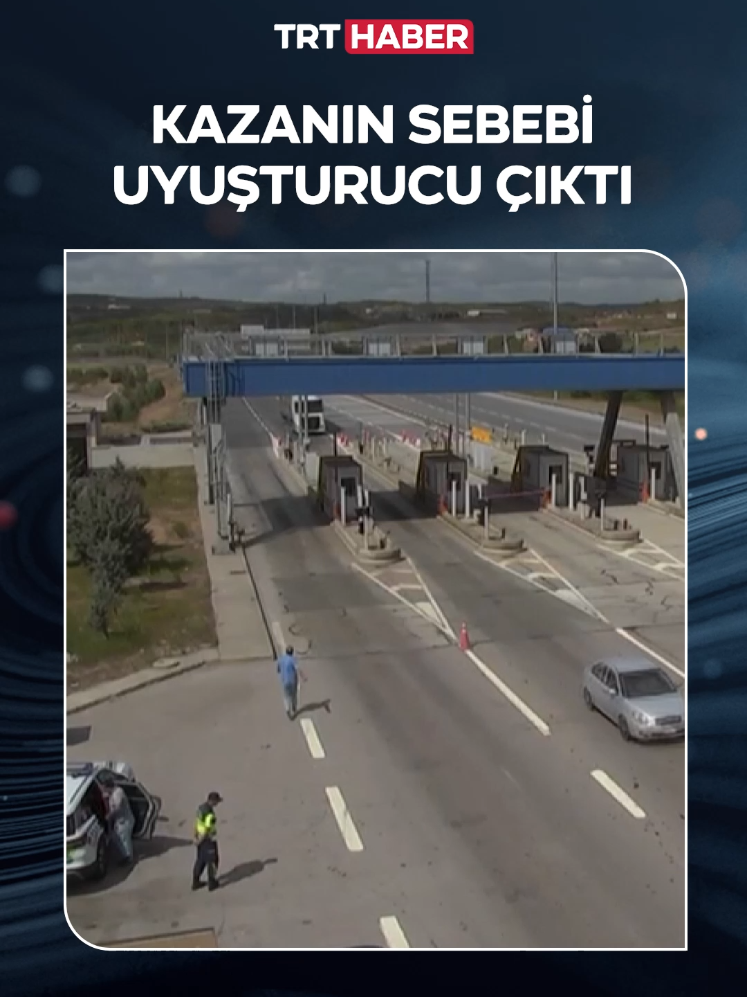 Çekmeköy’de gişelere ve jandarma aracına çarpan tırın şoförü gözaltına alındı. Tırda bir miktar uyuşturucu bulundu, şoförün de madde kullandığı tespit edildi.