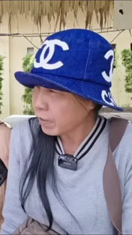 Về sắc đẹp, tui tự tin tui còn đẹp luôn.