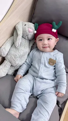 Đồ nhà Bare đúng kiểu có gu lun á các mom ơi. Nó sanggg gì đâu á.  Brand mới ra mắt chưa nhìu mom biết đến nhưng siêu chất lượng ạ. +1 khách hàng thân thiết sau khi mua thử 2 set 😍 #bare #xuhuong #embedangyeu 