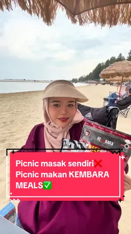 Buat apa susah2 masak time picnic? 🤷🏻‍♀️ Makan je KEMBARA MEALS, boleh chillex makan sambil layan view cantikkk 😍 #kembarameals #readytoeat #makanantravelhalal #travelmeals #outdoormeals 
