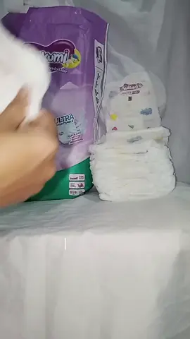 Super sulit mga miiii 💗 50pcs. na per pack #fyp #kukumidiapers #diaper #comportable #absorbent 