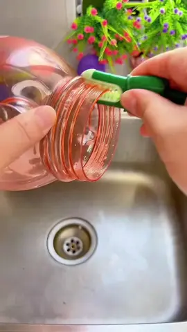 Se o copo não for lavado, é o mesmo que dar água suja para a criança 
