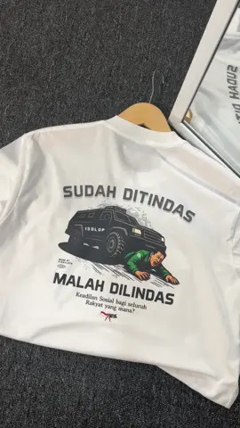 SUDAH DITINDAS MALAH DILINDAS 😤 YUK KITA SEMUA PAKE BAJU INI KARNA RAKYAT KECIL TELAH DILINDAS & DITINDAS 🥀 #ojolviral #demodpr #kaosviral 
