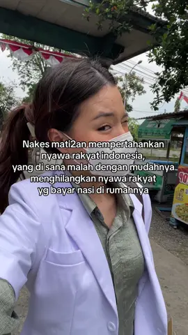 Pake otak susah payah mempertahankan nyawa orang, yang ngeremehin nyawa seperti itu otaknya dimana ya? BONGKAR OKNUMNYA!😡 RIP, bapak Affan.  #ojolviral #demojakarta 