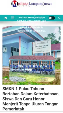 Tanggamus (Medinas_News) -- Dunia pendidikan kembali dihadapkan pada kenyataan pahit. Di tengah derasnya jargon peningkatan mutu pendidikan, masih ada sekolah yang bertahan hidup dalam keterbatasan ekstrem. Itulah yang dialami SMKN 1 Pulau Tabuan, yang beralamat di Pekon Kuta Kakhang, Kecamatan Cukuh Balak, Kabupaten Tanggamus. Sekolah yang menjadi satu-satunya SMK di pulau itu kini benar-benar berada di titik nadir. Dengan jumlah siswa hanya 50 orang, 7 guru honorer, dan 2 tenaga kependidikan honorer yang semuanya tanpa status ASN, sekolah ini hanya memiliki satu-satunya ASN yaitu Plt Kepala Sekolah, M. Ruzabari, M.Pd. Namun, beban yang dipikul Ruzabari sungguh tidak masuk akal. Sejak Juni 2024 hingga kini, seluruh biaya operasional sekolah terpaksa ditopang dari kantong pribadinya. Mulai dari penerbitan sertifikat tanah, izin operasional sekolah, pembayaran listrik PLN, hingga kewajiban pelaksanaan Asesmen Nasional Berbasis Komputer (ANBK) yang mengharuskan sekolah menyewa dan meminjam laptop semuanya dibiayai secara pribadi. Lebih memilukan lagi, SMKN 1 Pulau Tabuan tidak memiliki sumber air bersih. Para siswa dan guru harus berjalan ratusan meter menuju hulu untuk mendapatkan air. Satu-satunya sumur bor yang dulu digunakan kini rusak karena mesinnya tak lagi berfungsi. Akibatnya, kegiatan belajar-mengajar pun sering terkendala. “Sudah satu tahun kami bertahan dengan dana pribadi. Kami tidak pernah mendapatkan kucuran dana BOS maupun bantuan dari pemerintah. Tahun ini, terpaksa kami bermusyawarah dengan orang tua siswa agar membantu dengan iuran Rp75 ribu per bulan untuk satu anak,” ungkap Ruzabari dengan suara bergetar menahan haru. jum'at (29/08/2025). Namun iuran itu tentu bukan solusi jangka panjang. Mayoritas orang tua siswa hanyalah nelayan kecil, yang pendapatannya sangat bergantung pada hasil laut. Bagi mereka, uang Rp75 ribu per bulan sudah cukup memberatkan. Sementara itu, sekolah terus berjalan dalam kondisi seadanya. Dengan penuh kepedihan, Ruzabari berharap pemerintah segera turun tangan. “Kami mohon pemerintah memperhatikan kami yang jauh dari kota. Kirimkan guru ASN, baik PNS maupun P3K, atau paling tidak guru yang sudah bersertifikat. Jangan biarkan sekolah ini terus hidup dalam ketidaklayakan,” tegasnya. Ia pun menyampaikan seruan terakhirnya kepada Dinas Pendidikan Provinsi Lampung. “Tolong kami, Bapak Kepala Dinas Pendidikan. SMKN 1 Pulau Tabuan ini sudah benar-benar jauh dari kata layak. Jangan biarkan semangat anak-anak di pulau ini padam hanya karena ketidakpedulian,” pungkasnya lirih. Kini, mata publik tertuju pada Pemerintah Provinsi Lampung dan Dinas Pendidikan. Akankah mereka segera turun tangan menyelamatkan masa depan puluhan anak di SMKN 1 Pulau Tabuan atau membiarkan mereka terus berjuang sendiri dalam keterbatasan yang memilukan.? #mirza #viral #fyp #pendidikan #tanggamus_lampung 