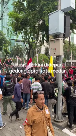 situasi terkini didepan kantor dprd kota medan. #dpr #dprd #medan #sumut #indoensia 