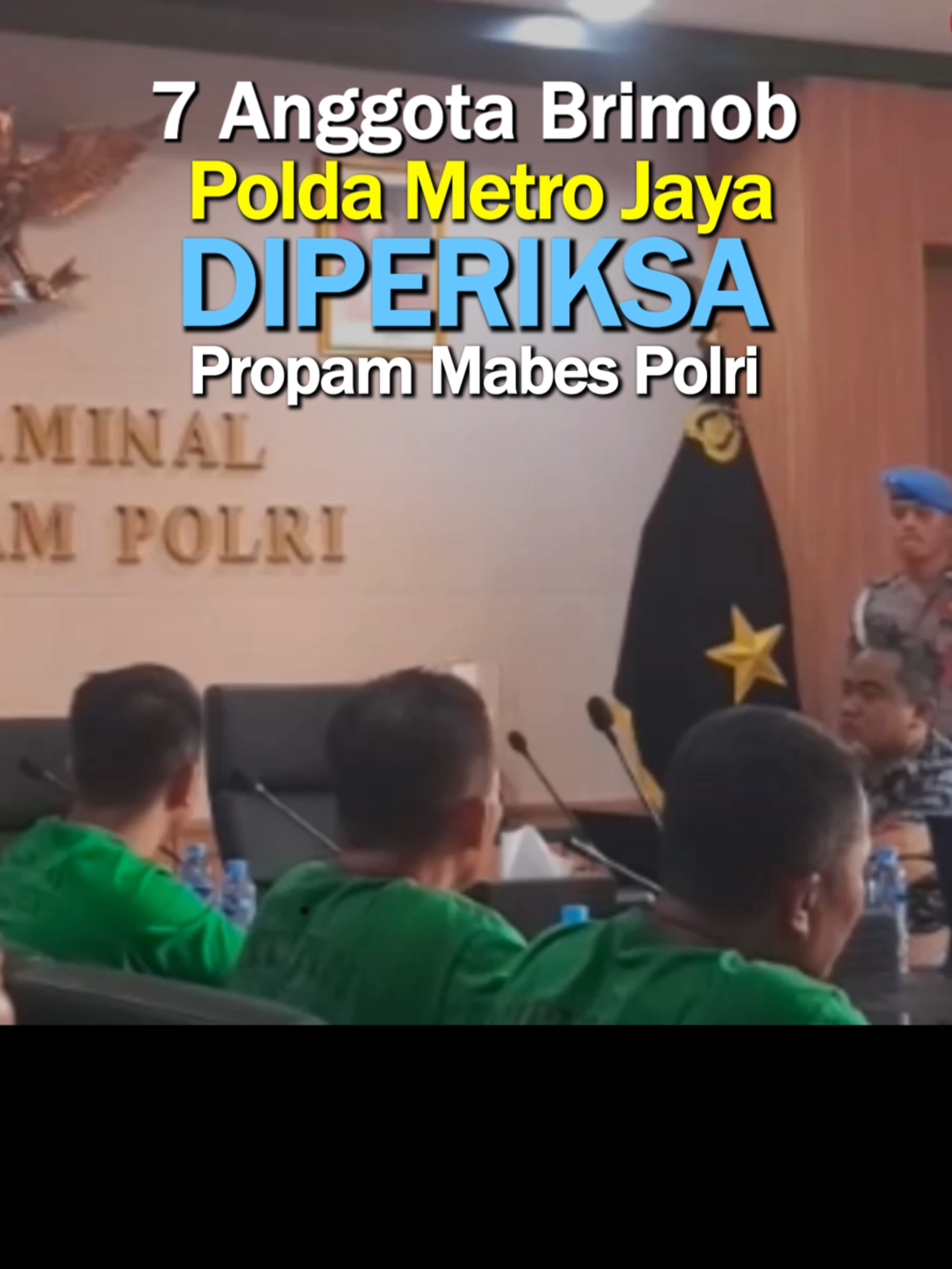 Wafatnya Driver Ojol Affan Kurniawan, Tujuh Anggota Brimob Diperiksa Propam Mabes Polri *** Tujuh anggota Brimob Polda Metro Jaya diperiksa Propam Mabes Polri pada Jumat 29 Agustus 2025. Mereka diperiksa atas kasus wafatnya seorang driver ojol, Affan Kurniawan. Ketujuh anggota Brimob itu adalah Kompol C, Aipda M, Bripka R, Briptu B, Bripda M, Baraka Y, dan Baraka J. Ketujuh anggota Brimob itu berada di dalam kendaraan Rantis Brimob yang menabrak dan melindas Affan Kurniawan pada Kamis 28 Agustus 2025 kemarin.  Kapolri Jenderal Listyo Sigit Prabowo dan Kapolda Metro Jaya Kapolda Metro Jaya Irjen Asep Edi Suheri sebelumnya sudah menyampaikan permintaan maaf kepada keluarga almarhum atas insiden itu.  Kapolri telah menugaskan Kadiv Propam Polri Irjen Pol Abdul Karim, untuk menindaklanjuti kasus ini. Propam langsung memeriksa ketujuh tersangka yang saat kejadian berada di dalam rantis Brimob.  Kasus ini juga mendapatkan atensi khusus dari Presiden Prabowo Subianto. Presiden telah memerintahkan untuk mengusut tuntas dan transparan kasus ini serta petugas-petugas yang terlibat harus bertanggung jawab dan diambil tindakan sesuai hukum yang berlaku. (*)  --- #affan #ojol #presidenprabowo ##prabowo #polri