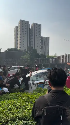 Pendemo terlindas aparat 29/08/2025  #demo #demo29agustus2025 #indonesiagelap 