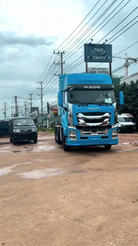 Bàn giao xe đầu kéo về quý khách hàng #xuhuongtiktok #otohoaphat #ISUZU #GIGA 