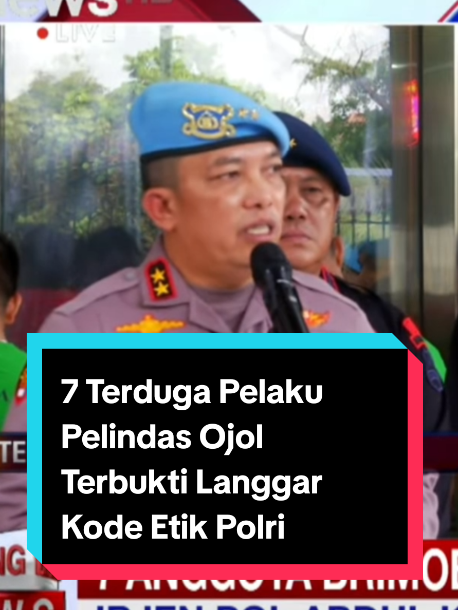 7 anggota brimob terduga pelaku pelindas ojol terbukti langgar kode etik polri. kadiv propam mabes polri menyatakan, tim gabungan melakukan penempatan khusus (patsus) terhadap ke 7 terduga pelanggar tersebut sampai 20 hari ke depan. tapi kok, cuma pelanggaran etik saja yang diproses? ini pidana loh pak. menghilangkan nyawa orang. kawal terus kawan2, jangan sampai berhenti di kode etiknya saja. semangattt 💪💪 sumber : inews tv #ojoldilindas #brimob #demo28agustus2025 #dpr #fyp 