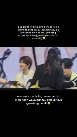 🤡 gege hao  🦁 a ha 😅       kamu asal mana ?  🤡 indonesia  🦁 oh indonesia, kapan kamu datang kesini ?  🤡 sementara aku tinggal disini 🦁oh kamu tinggal disini, berarti bisa bahasa mandarin dong ?  🤡 bisa tapi dikit, basic nya doang 🦁 kenapa ?  🤡 aku sudah belajar tapi lumayan susah ya.. 🦁 really ?        (lupa ngomong apa lagi, soalnya kepanjangan dia ceramah) aku cut vidioanya karna panjang puoll😭 sampe cerita dpt temen baru pokoknya  🦁 bentar kamu bilang tinggal disini ? udah berapa lama ? 🤡 udah hampir 3 tahun, sekitar 2,5thn 🦁 kenapa bisa mandarinya ga bagus ?  🤡 aku bisa sedikit2 karna dirumah ga ada temen lawan bicara, dan rata-rata disana bukan pake bahasa mandarin. aku bisa karna aku belajar sama guruku, (bla bla bla cerita pake bahasa mandarin )  🦁 serius ? (lupa dia nanggepin apa apalagi )…. 🦁tapi menurutku bahasa mandarin kamu bagus kok, dari tadi kita ngobrol (muji-muji bahasaku)…  🤡 leo , aku gabisa ngalihin pandanganku, aku salting kamu telalu ganteng😭😍 leo salting malu malu wkwkwk #xunit #fansignoffline #xbliss #leo #xodiacofficial 