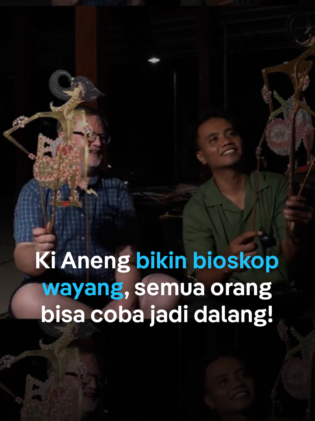 Bule ini belajar jadi dalang dari Ki Aneng Kiswantoro🎭, dalang yang kasih sentuhan multimedia ke wayang kulit✨. Jadinya kayak nonton bioskop!🎬 Yuk, tonton gimana serunya mereka jaga eksistensi wayang👀💡 #dwidn25