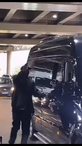 Sudah dalam mobil dan gadis gadis melihat penggemar dari jendela mobil😭😍😘🥹🫳🫶 #FreenBeckyLatamTour #FreenBecky1stFMinSaoPaulo #pyf #BeckyArmstrong #srchafreen 