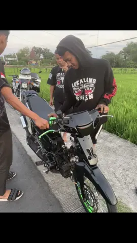 tolong di cekel i cah sheelaaat #fyp #foryoupage #fizr #fizrmodifikasi #fizragstyle #fizr_2stroke #2stroke #agstyle #pinnrv3 #promomakangajian 