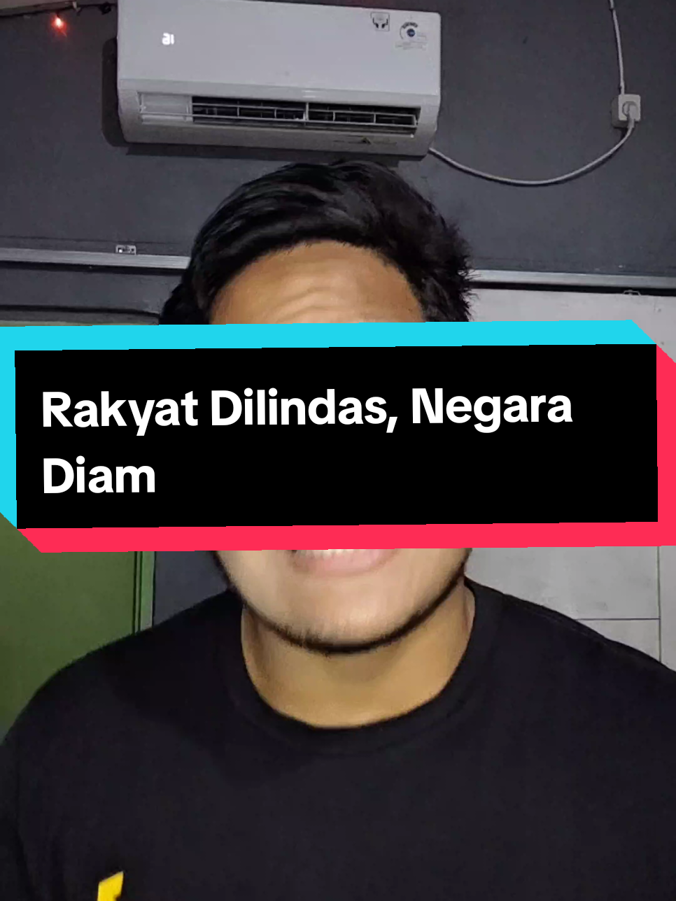 Seorang ojol jatuh di tengah demo… bukannya ditolong, malah dilindas mobil rantis. Gas air mata ditembak ke rusun, anak-anak sampai lansia ikut jadi korban. Istana bilang ‘prihatin’. Polisi minta maaf. Tapi… apa gunanya kalau nyawa rakyat udah hilang? Sampai kapan tragedi kayak gini terus terulang? #brimoblindasojol  #rantislindasojol  #polisipembunuh  #tragedipejompongan  #tegakkankeadilan 