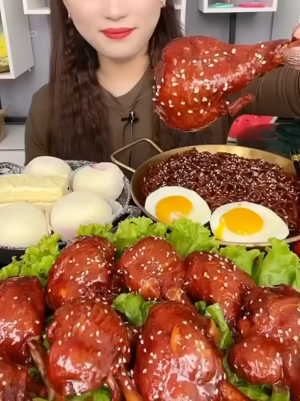 Eating food ASMR 😋🤤😋 #FoodTok #viral #fypppppppppppppp #fyp #food 