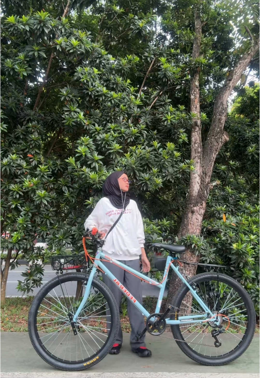 #gowes #cycling #commuterbike #sepedakalcer #pesepedaindonesia #outfit #hijab #pontianak 