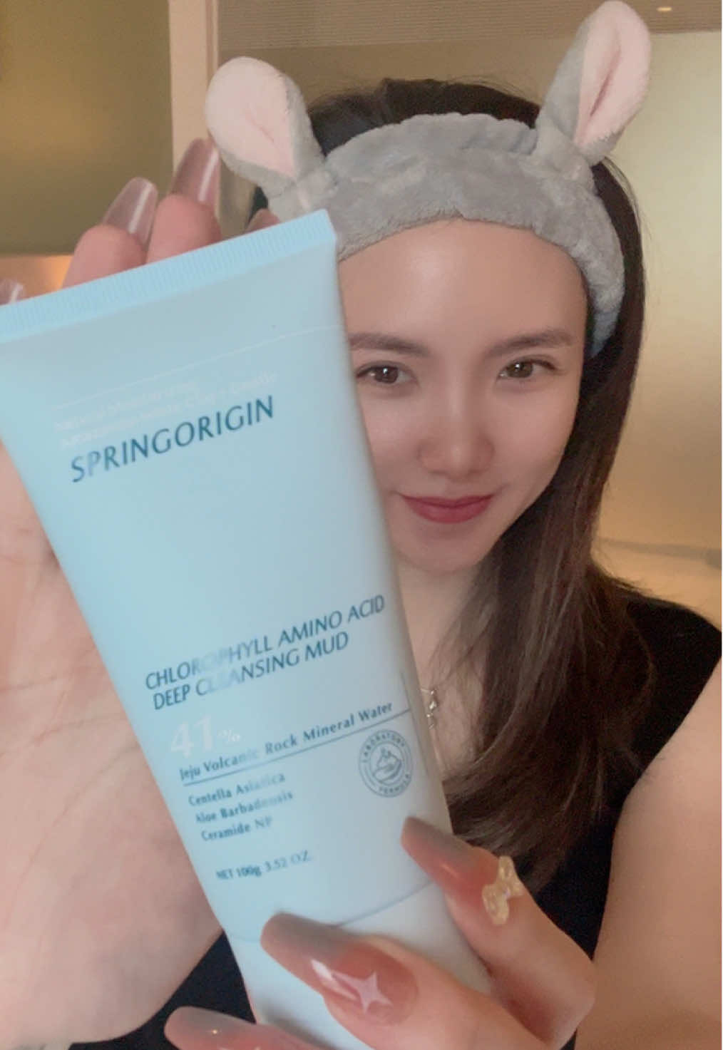 Sabun cuci muka andalan aku saat ini, bener2 oke bgt menghempas minyak berlebih dan komedo ❤️✨